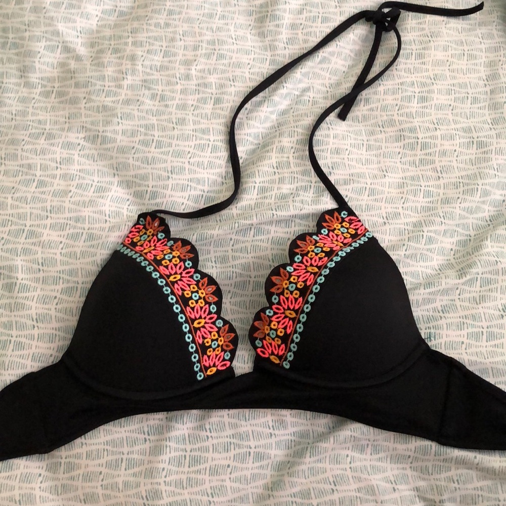 Cute bikini top
